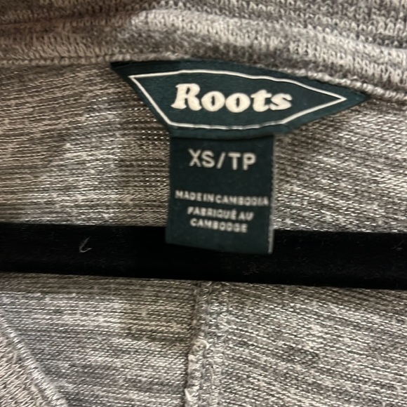 Women’s Roots sweaters - 2 - Picture 2 of 6